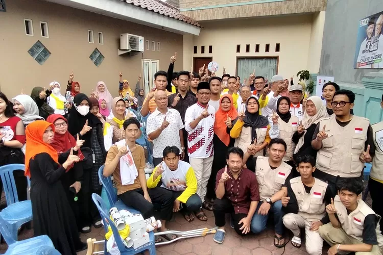 Calon Walikota Depok nomor urut 1, Imam Budi Hartono saat kampanye di Komplek SKU Hankam Jalan Teratai Kelapa Dua RW7, Kelurahan Palsi Gunung Selatan, Cimanggis, Depok. (FAHMI/RADAR DEPOK)
