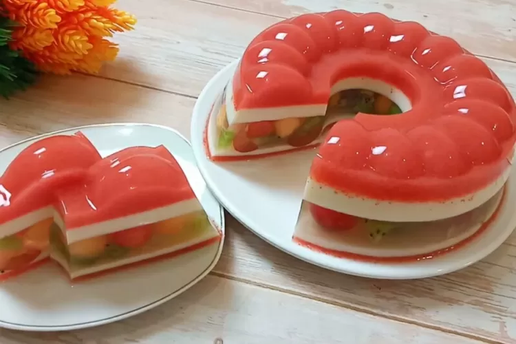 Resep pudimh semangka buah kaca yang cantik (Tangkapan layar Youtube Resep Abi)