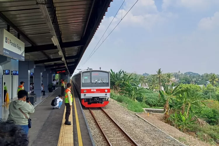 Suasana Stasiun Pondok Rajeg yang berada di Kelurahan Jatimulya, Kecamatan Cilodong.  Pemkot Depok akan bangun terminal Pondok Rajeg tahun 2025 (ANDIKA EKA/RADAR DEPOK)
