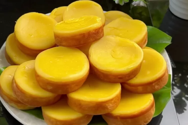 Olahan tape singkong jadi kue lumpur tape yang enak dan lembut (Tangkapan layar Youtube HOBI MASAK)