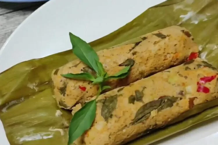 Pepes oncom kemangi yang cocok untuk menu masakan harian (Tangkapan layar Youtube Dapur Ayah Raja)