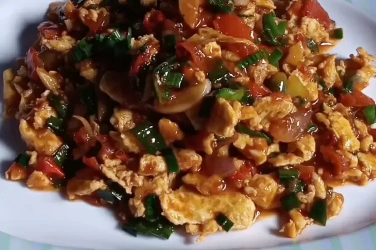 Menu sarapan satset dan enak, telur orak arik saus tiram (Tangkapan layar Youtube Sharing ide)