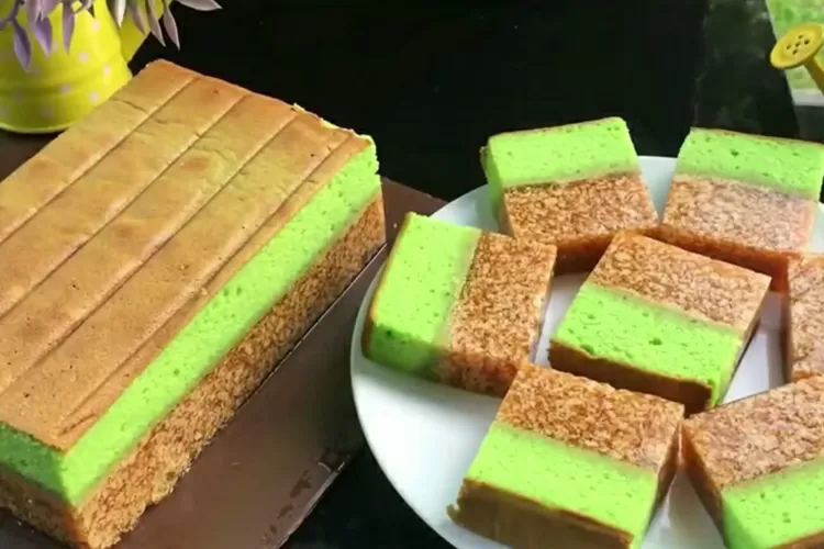 Tampilan cantik cake puding lumut yang bisa jadi ide jualan atau isian snack box (Tangkapan layar Youtube HOBI MASAK)