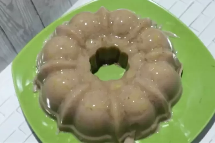 Dari pisang kematangan dan agar-agar jadi puding pisang yang enak (Tangkkapan layar Youtube Vivi veronica)