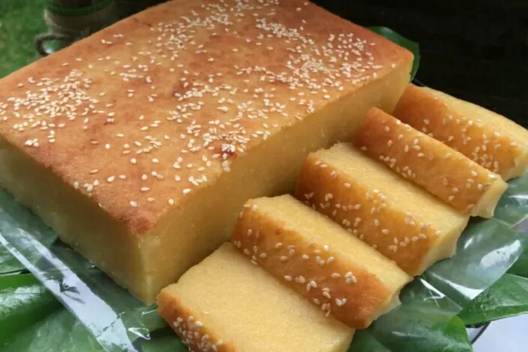 Bingka Singkong yang legit dengan warna cantik alami (Tangkapan layar Youtube HOBI MASAK)