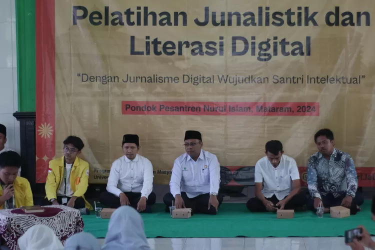 UI mengadakan program "Pendampingan dan Workshop Jurnalistik" sebagai Program Hibah Kepedulian Masyarakat 2024, di Yayasan Pondok Pesantren Nurul Islam Sekarbela, Mataram, Nusa Tenggara Barat.  (DOKUMEN UI)