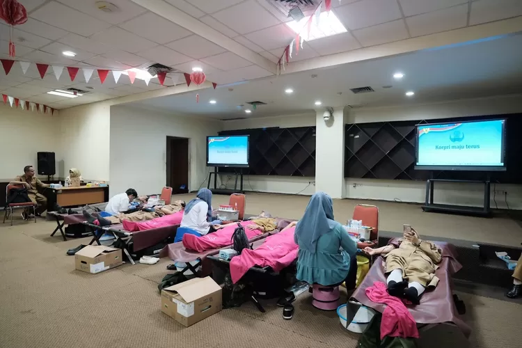 Baksos donor darah yang digelar oleh Korpri Kota Depok di Gedung Perpustakaan Balaikota Depok.