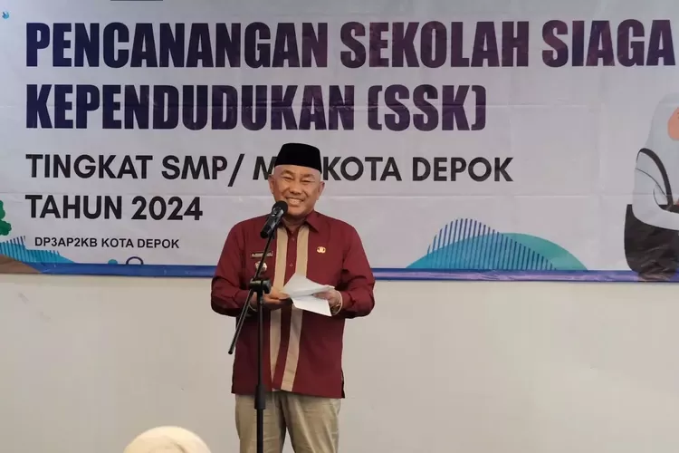 Walikota Depok, Mohammad Idris, meresmikan program Sekolah Siaga Kependudukan (SSK) di tingkat SMP dan MTs untuk Kota Depok tahun 2024 di Aula BJB Lantai 2, Selasa (12/11).