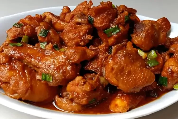 Resep ayam pedas manis yang bikin nagih (Tangkapan layar Youtube Dapur A2)