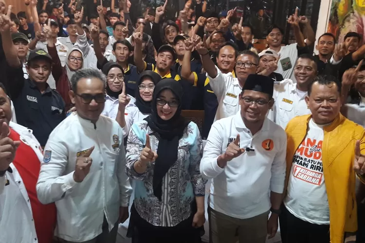 Calon Walikota dan Wakil Walikota Depok Nomor 1, Imam Budi Hartono dan Ririn Farabi Arafiq, mendapat dukungan dari Karang Taruna Kota Depok (JUNIOR/RADAR DEPOK)