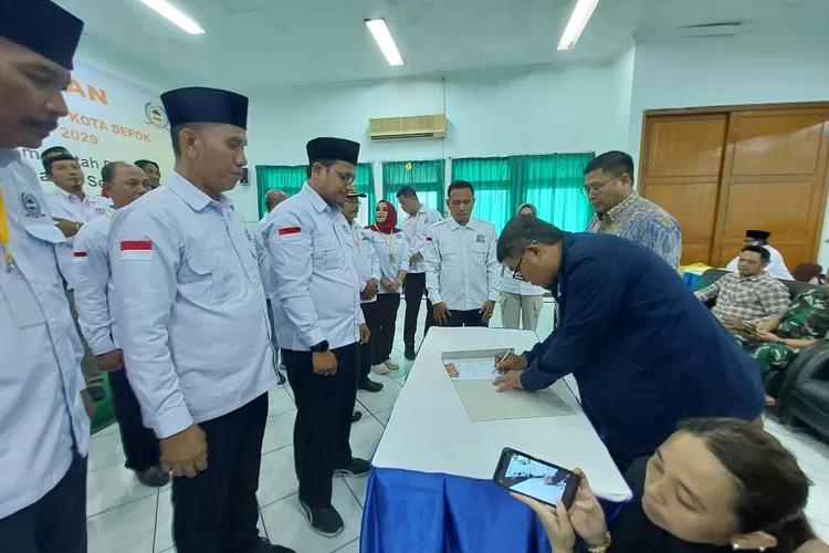 Pelantikan Ketua LPM Kota Depok, Yudi Yanto di Graha Insan Cita, Kelurahan Bhakti Jaya, Kecamatan Sukmajaya. (ANDIKA EKA/RADAR DEPOK)