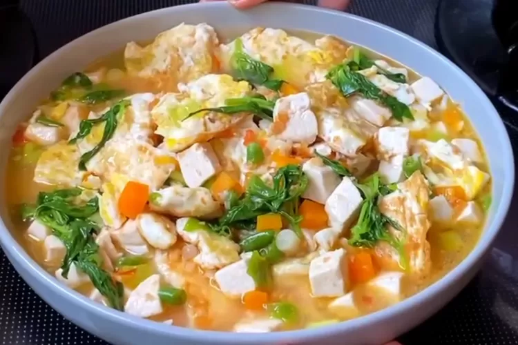 Sup telur yang enak dan buatnya gampang di rumah (Tangkapan layar Youtube CHECHE KITCHEN)