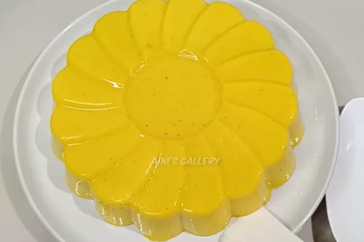 Tampilan cantik puding pisang barongko tanpa daun (Tangkapan layar Youtube Aini&rsquo;s Gallery)