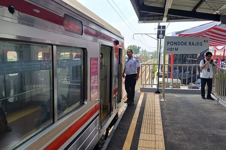 Suasana Stasiun Pondok Rajeg usai dilakukan revitaliasi (ANDIKA EKA/RADAR DEPOK)