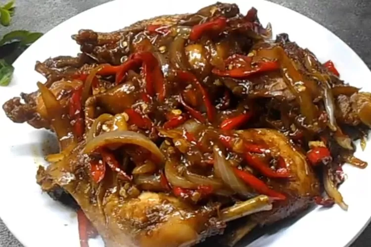 Resep sederhana ayam kecap bumbu diiris (Tangkapan layar Youtube Ardiyanti Ulyana)