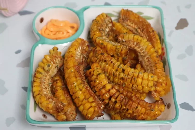 Corn ribs cemilan kekinian yang cocok untuk malam tahun baru (Tangkapan layar Youtube Paramita Prasetyo)
