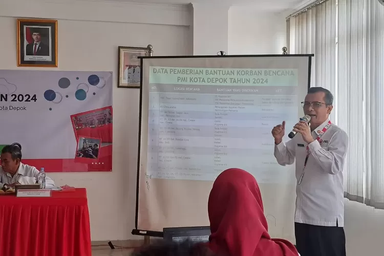 Ketua PMI Kota Depok, Dudi Miraz saat menghadiri Musyawarah Kerja PMI Kota Depok 2024, di Kantor PMI Kota Depok, Kelurahan Jatimulya, Kecamatan Cilodong, Kota Depok, Jumat (27/12). (DOKUMEN PMI KOTA DEPOK)