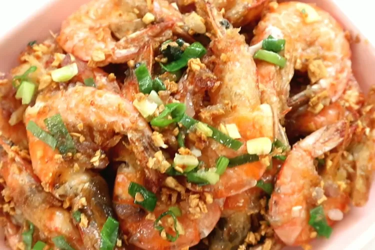 Udang goreng bawang putih yang gurih (Tangkapan layar Youtube Paramita Prasetyo)