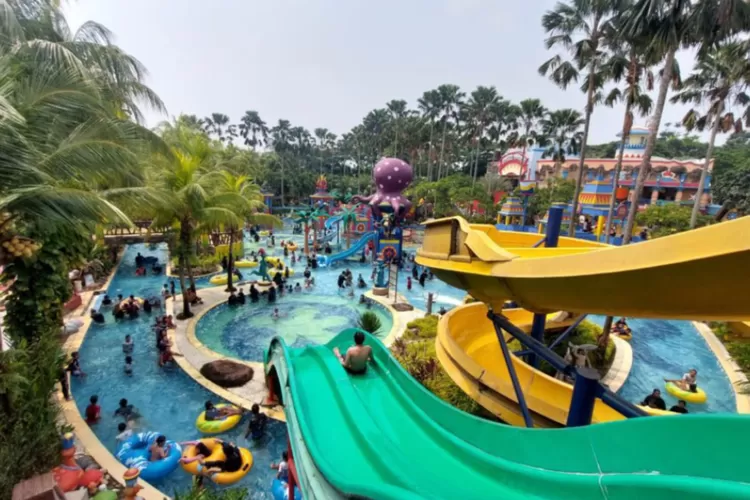 Seluncuran di Citra Raya Water World (citrarayawaterworld.com)