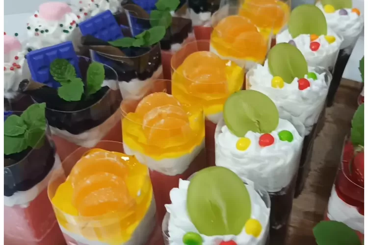 Mini cake Thailand yang viral karena tampilannya cantik dan cocok jadi ide jualan kekinian (Tangkapan layar Youtube YatiWahyati)