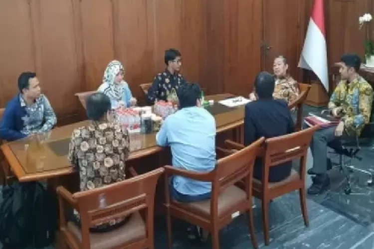 INH saat bersilaturahmi dengan Wakil Menteri Luar Negeri Anis Matta.