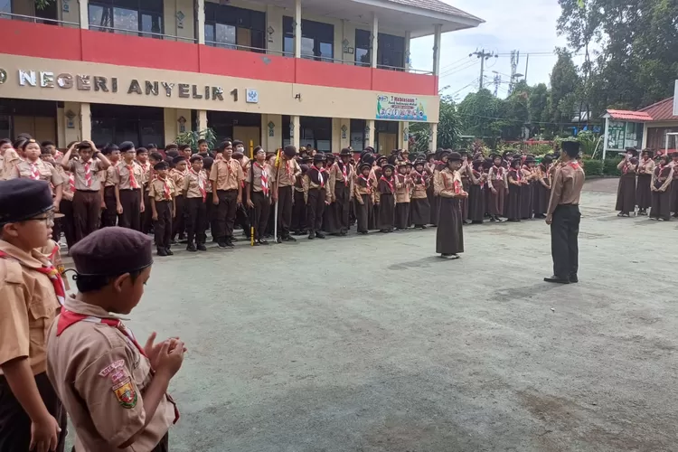 ILUSTRASI : Latihan gerakan pramuka di SDN Anyelir 1 Depok yang terletak di Jalan Nusantara, Kelurahan Depok Jaya, Kecamatan Pancoranmas Depok (ANDIKA EKA/RADAR DEPOK)