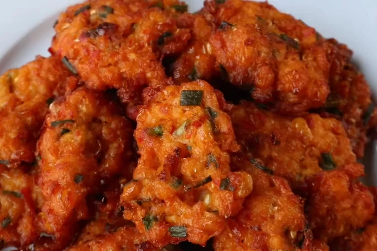 Dadar jagung kampung yang rasanya bikin kangen (Tangkapan layar Youtube Ika Mardatillah)