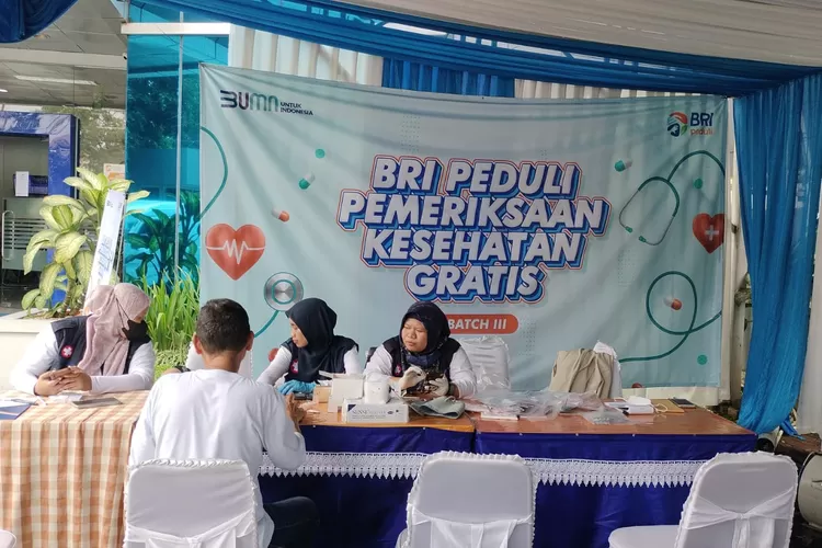 Suasana saat BRI Depok menggelar pemeriksaan kesehatan gratis.  (DOKUMEN BRI DEPOK)