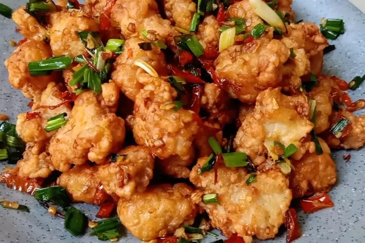 Ayam cabe garam untuk menu sahur (Tangkapan layar Youtube DAPUR A2)