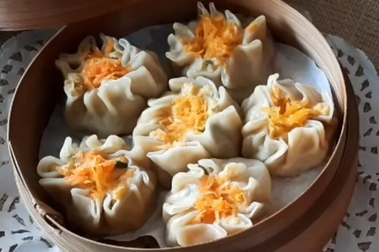 Dimsum ayam udang homemade untuk menu buka puasa (Tangkapan layar Youtube atha naufal)