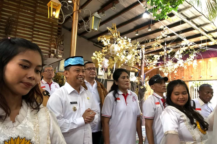 Walikota Depok, Supian Suri saat menghadiri syukuran yang diadakan RKS di Secret Garden, Kelurahan Sukamaju, Kecamatan Cilodong, Rabu (12/3). (EZAR RAMADHAN/RADAR DEPOK)