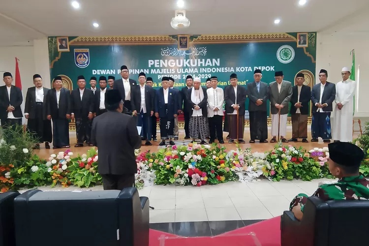 Pelantikan Majelis Ulama Indonesia di Gedung MUI Kota Depok, Jalan Nusantara, Kecamatan Pancoranmas, Kamis (13/2). (RISKY DWI LESTARI/RADAR DEPOK)