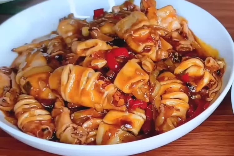 Cumi saus tiram yang simple dan cocok untuk menu sahur (Tangkapan layar Youtube Lisna Channel)