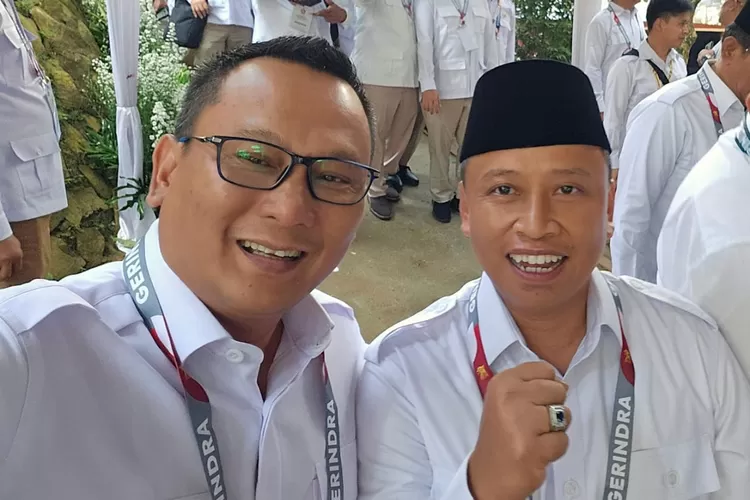 Sekretaris DPC Partai Gerindra Kota Depok, Hamzah (kiri) bersama Walikota Depok, Supian Suri