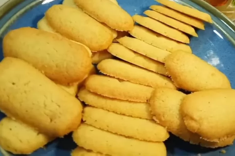 Kue kering lidah kucing untuk sajian Lebaran! (Tangkapan layar Youtube Dapur Nana&rsquo;s)