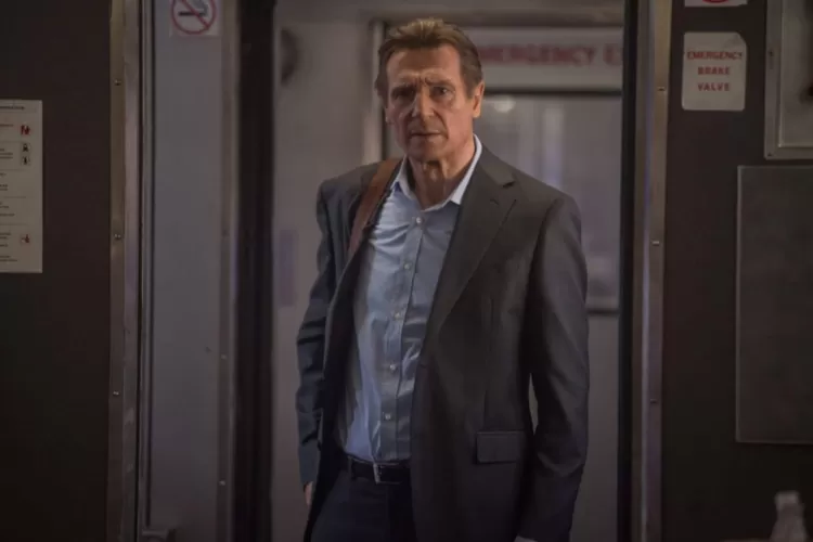 Liam Neeson dalm film The Commuter yang tayang di Bioskop Trans TV (imdb.com)