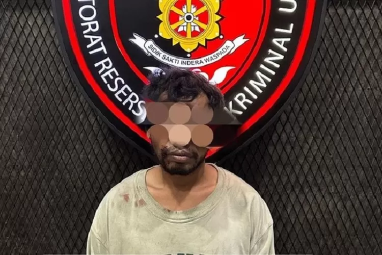 TERTANGKAP : Perampok berkapak diamankan Subdit Resmob Ditreskrimum Polda Metro Jaya, Rabu (19/3). (DOKUMEN POLDA METRO JAYA)