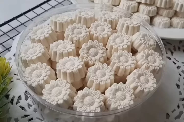 Kue jadul yang lumer di mulut, kue bangkit (Tangkapan layar Youtube atha naufal)