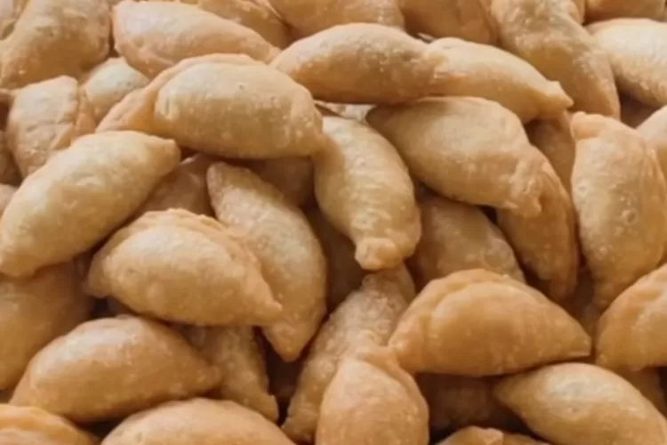 Pastel mini isi abon renyah dan nagih (Tangkapan layar Youtube Dapur Nana&rsquo;s)