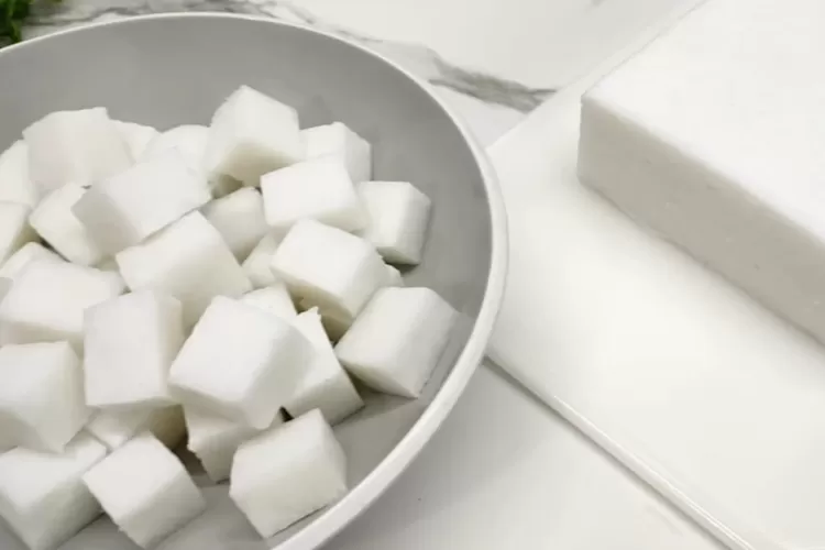 Lontong rice cooker yang lebih praktis, cepat dan hasilnya tetap kenyal (Tangkapan layar Youtube CR COOK)