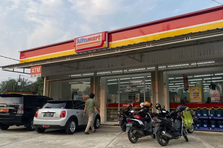 Salah satu minimarket yang berdiri setelah moratorium IUTM diberlakukan.  (ISTIMEWA)