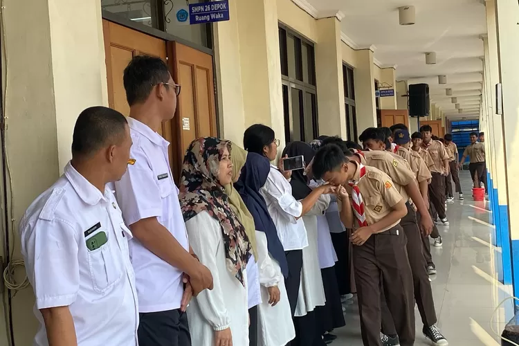 Pelaksanaan halal bihalal di SMPN 26 Depok, yang terletak di Jalan Mangga, Kelurahan/Kecamatan Beji. (ANDIKA EKA/RADAR DEPOK)