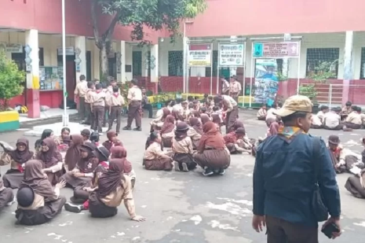 Pelaksanaan kegiatan pramuka yang berada di SDN Kalimulya 1 (DOKUMEN SEKOLAH)