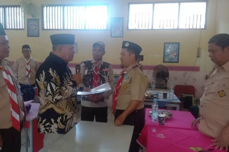 Pelaksanaan sertijab kepala SDN Kedaung, dari Iwan Marwanih menjadi Yogi Suparyogi. (DOKUMEN SEKOLAH)