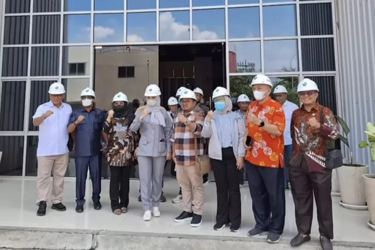 Panitia Khusus (Pansus) Raperda Pengelolaan Sampah DPRD Kota Depok melakukan studi banding ke Kota Surabaya.