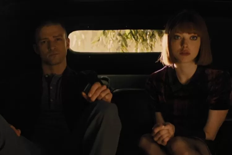 Timberlake dan Amanda Seyfried dalam film In Time (imdb.com)