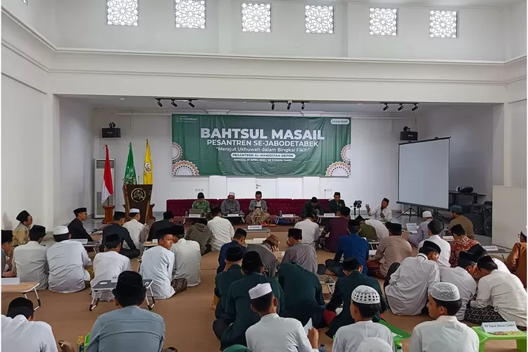 Pelaksaan forum ilmiah Bahtsul Masail Santri se-Jabodetabek, beberapa waktu lalu, di Aula SMPI Al-Hamidiyah. (DOKUMEN PESANTREN AL-HAMIDIYAH)