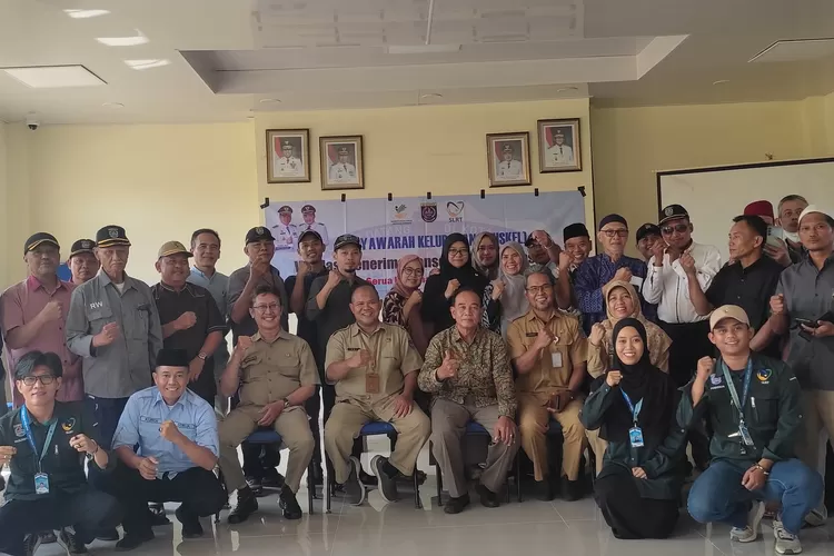 Kegiatan Musyawarah Kelurahan (Muskel), di aula Kelurahan Serua, Kecamatan Bojongsari, Senin (19/5). (RISKY DWI LESTARI/RADAR DEPOK)