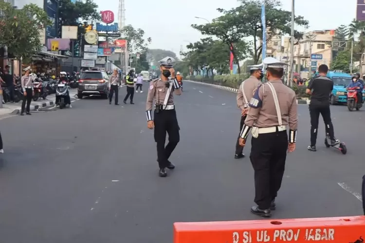 Pengaman CFD oleh Dishub dan polisi (RADAR DEPOK)