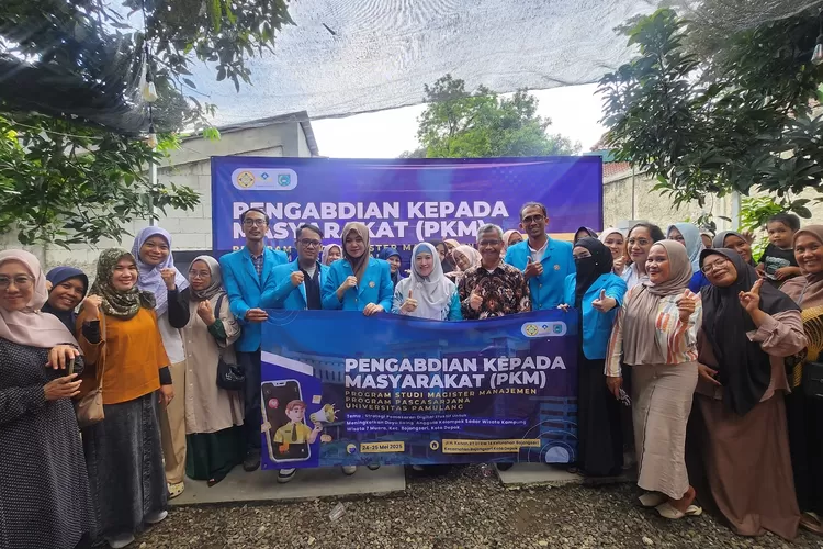 Pengabdian Kepada Masyarakat (PKM) terhadap UMKM oleh Universitas Pamulang (Unpam) di Kampung Kampung Wisata 7 Muara Bojongsari, Minggu (25/5).  (RISKY DWI LESTARI/RADAR DEPOK)